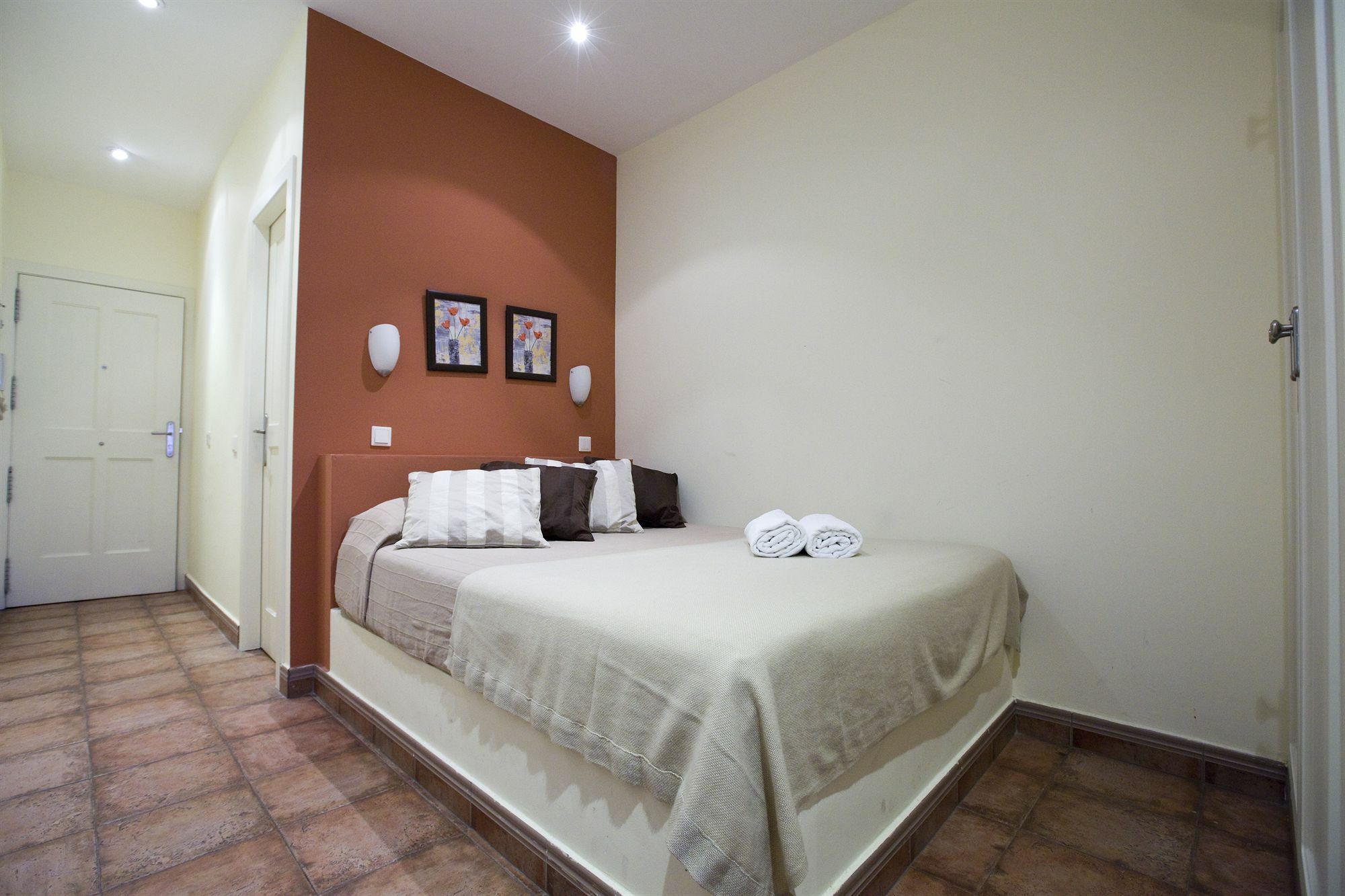 Apartamento Tirso De Molina Madrid Ngoại thất bức ảnh